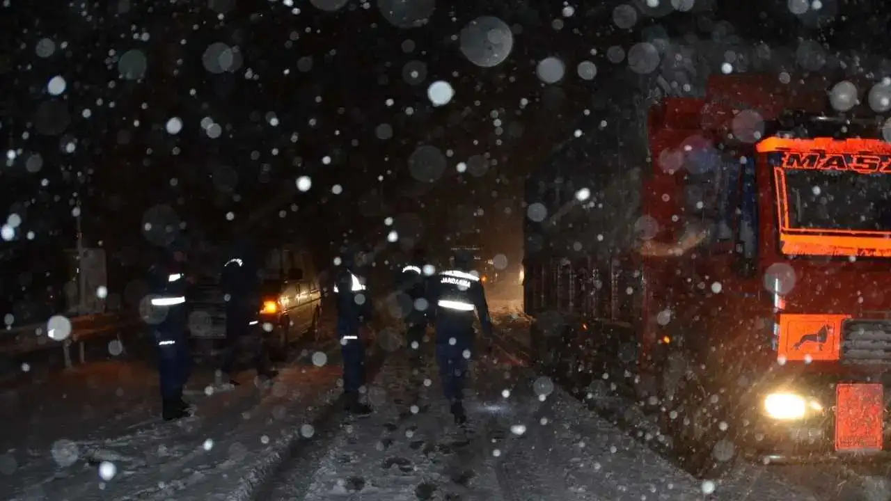 Antalya–Konya Yolu Kışa Teslim Oldu 6